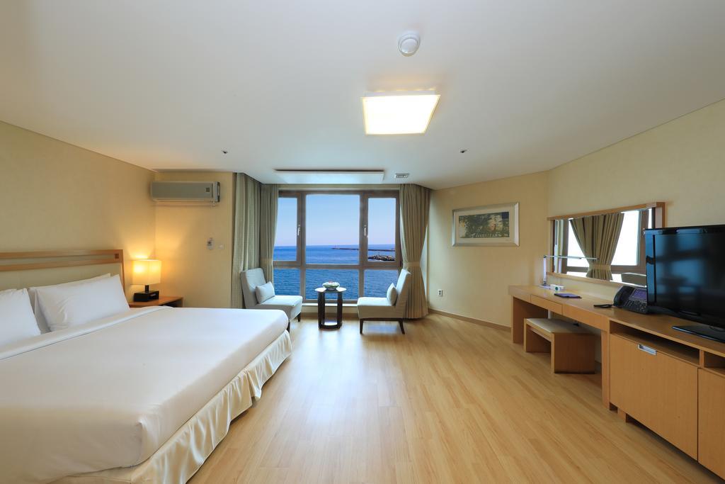 Ocean Suites Jeju Hotel Cameră foto